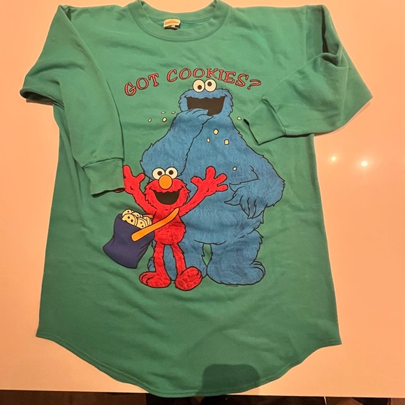 The Disney Store‎ Vintage Women's  Small Medium Larger Long-Sleeve Sweater USA - Picture 10 of 13